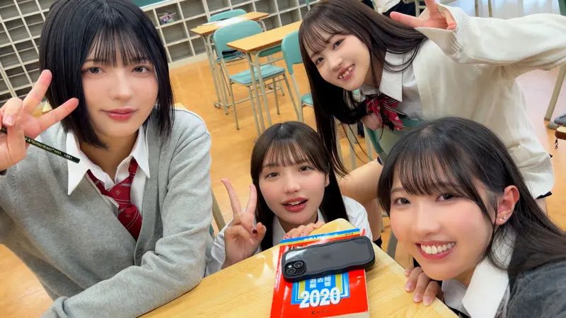 める＆ひかり＆もあ＆ゆみ 佐藤愛瑠 (deaa030)-3