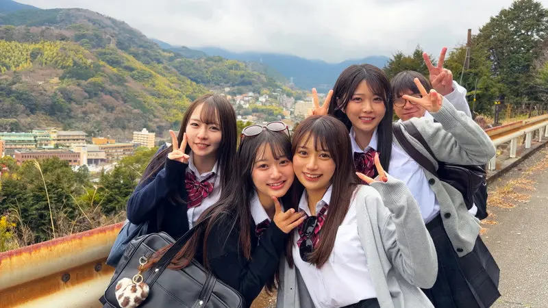 かりん＆めいさ＆かほ＆あおい 北岡果林 (deaa040)-2