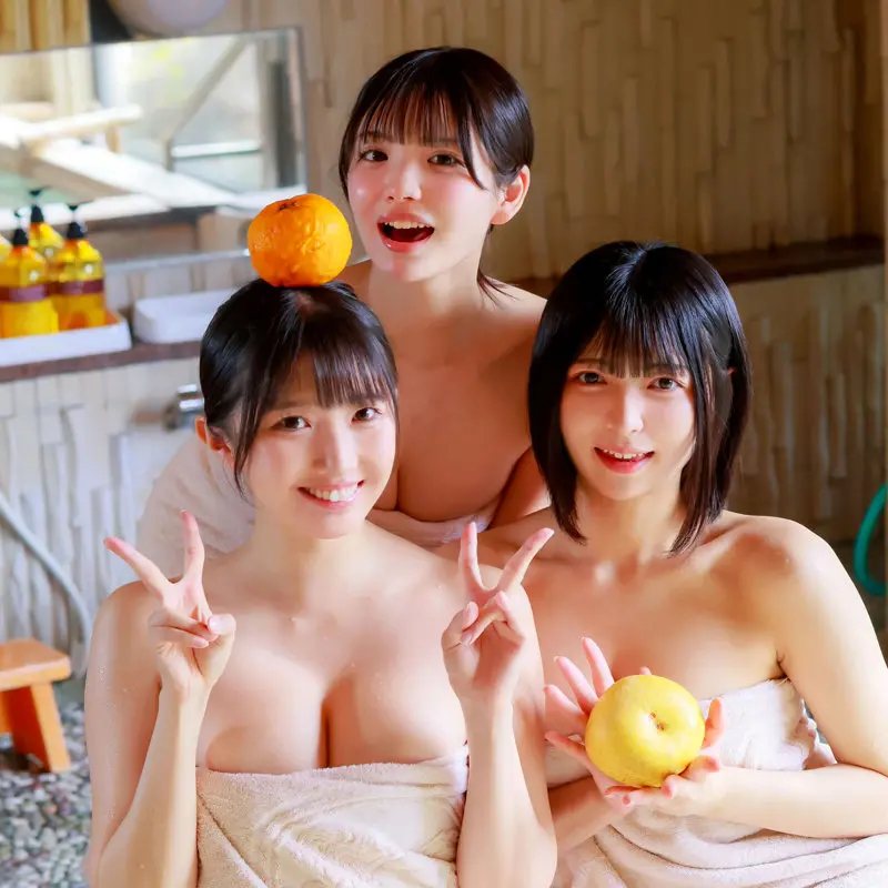 ユミ＆ヒカリ＆メル 佐藤愛瑠 (deaa041)-1