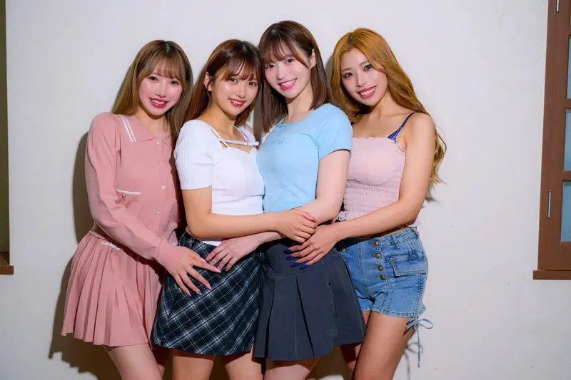 りお＆ひなた＆かりん＆ゆい 北岡果林 (kure026)-1